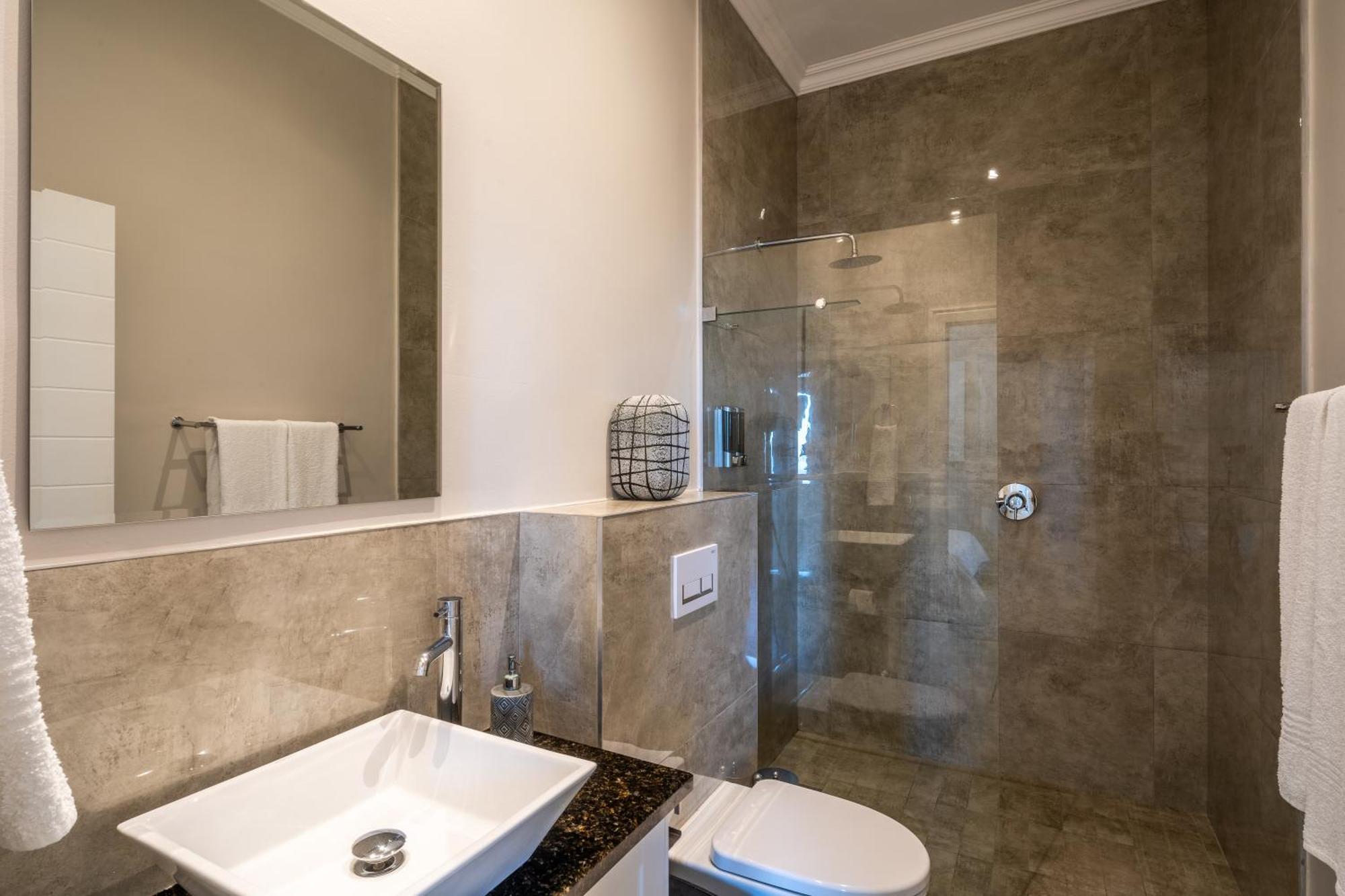 Seashore 2 Bedroom Luxury Unit - Breakwaters Haven Knysna Exterior photo